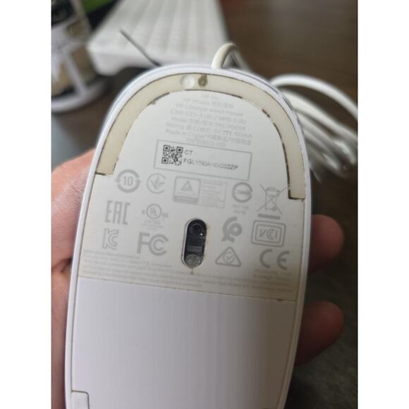 HP White Lifestyle White Wired USB Optical Mouse MODEL TPC-P001M 2 Button Scroll - Picture 11 of 16